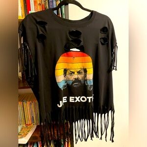 Fringe, Pop Art Joe Exotic T-Shirt XL. Delightfully weird.